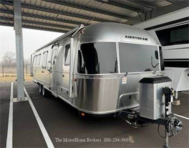 2023 Airstream Classic 33FB  Twin **REDUCED**